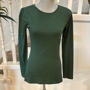 Nwt. Green long sleeve tshirt
